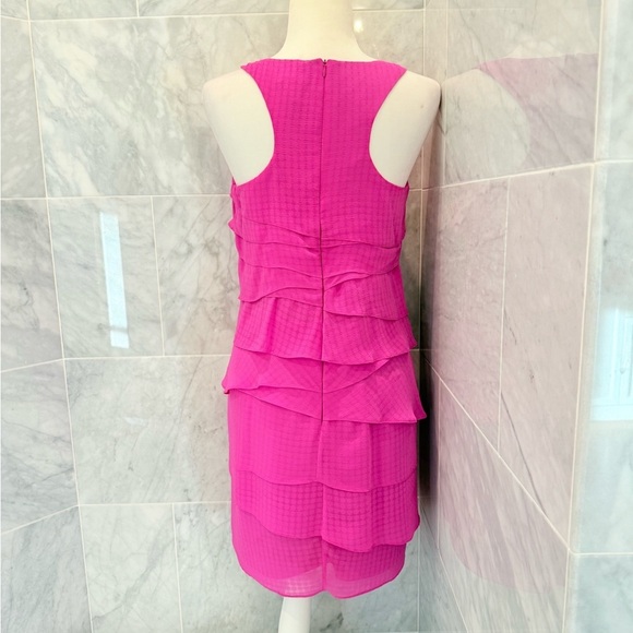 Shoshanna - Magenta Textured Tiered Sleeveless Racerback Silk Shift Dress Sz 4 - Picture 4 of 8